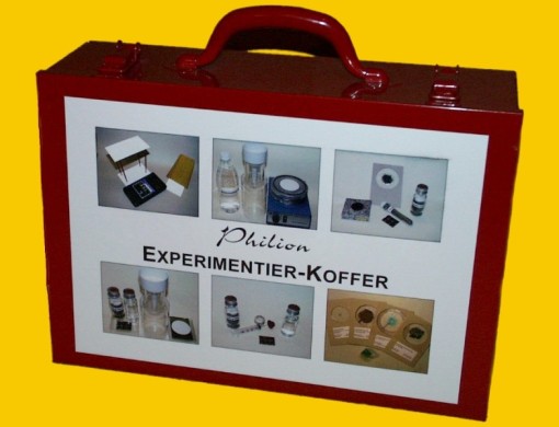 Präventiv-pädagogischer Koffer mit 6 Geräten zur Simulation von Alkohol-  und Drogenrauschzuständen. Enthält auch Filme und wird